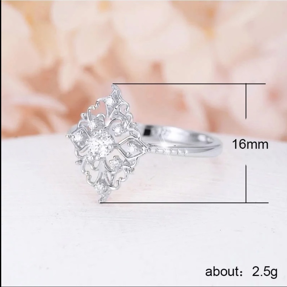 New Women’s 925 Silver Flower Cute Engagement Ring - Picture 3 of 3